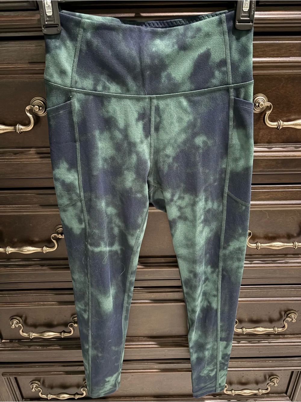 Women’s Victoria Secret Compress 3/4 Tie-Dye Navy and Green Active Leggings Sz S